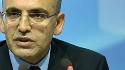 Şimşek'ten sert eleştiri: Vatandaş para koyuyor ama..