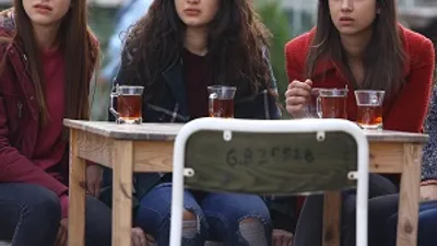 Defne zor günler geçiriyor