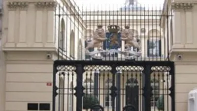 Hollanda İstanbul Başkonsolosluğu'nu kapattı