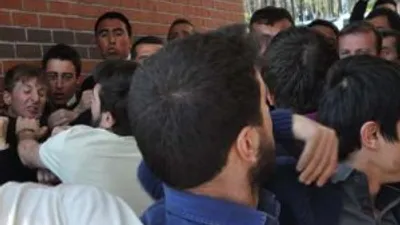 Üniversite yine karıştı !