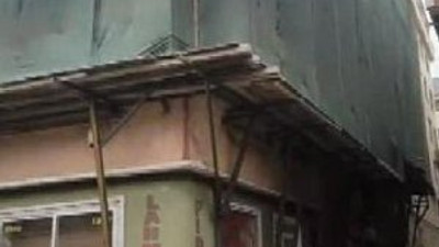 Nişantaşı'nda bina çöktü