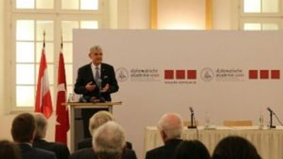 AB Bakanı Bozkır'dan Avusturya'da kritik açıklamalar !