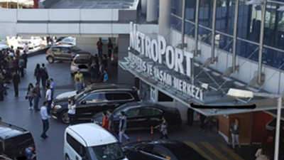 İstanbul'da korku dolu anlar ! AVM'de kurşun yağdırdı