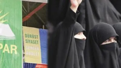 İstiklal Marşı yok, Atatürk yok !