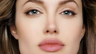 Angelina Jolie Türkiye’ye övgüler yağdırdı !