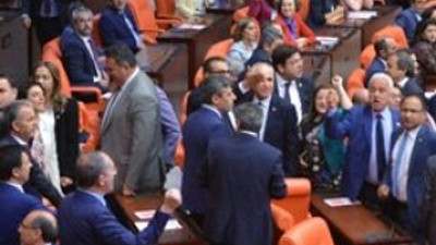 Dokunulmazlık teklifi Meclis'ten geçti !