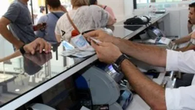 Dövizciler ''1 dolar'' stokluyor !