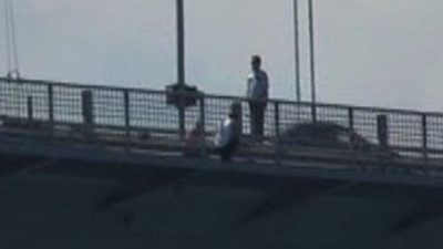 Boğaziçi Köprüsü'nde intihar girişimi !