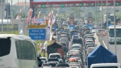 12 kişi trafikte hayatını kaybetti