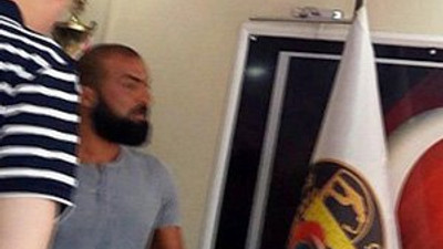 Baltayla belediye başkanının odasını bastı !