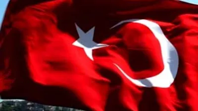 Ünlülerden 'darbe' mesajları