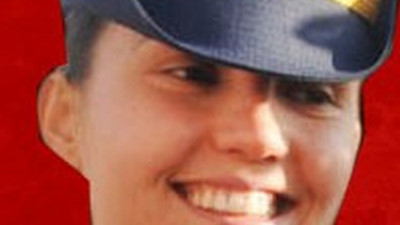 Darbeci kadın pilot tutuklandı