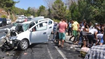 Eriyen asfalt ölüm saçtı !