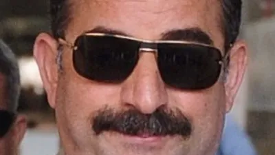 Savcı Öz farklı evraklara farklı imza atmış !