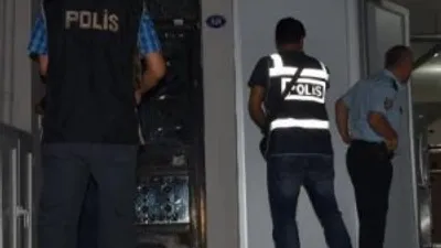 İzmir'de 63 adrese operasyon