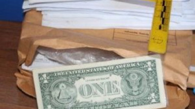 Odasında 1 dolar çıktı tutuklandı