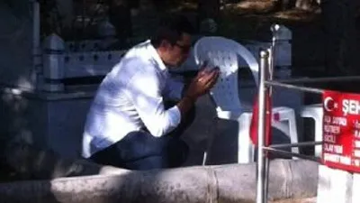 İmirzalıoğlu'ndan Şehit Ömer Halisdemir’in kabrine ziyaret