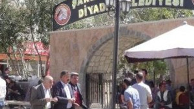 Kürtçe tabela yeniden asıldı