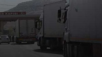 Yardım TIR'ları Suriye'ye girdi !