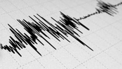 İzmir'de korkutan deprem