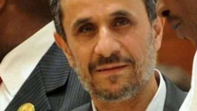 Hamaney'den Ahmedinejad'a veto