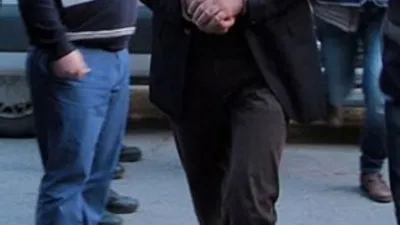 Üzeirnde sahte FBI kimliğiyle yakalandı