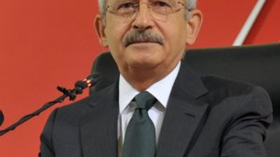 CHP'li başkan Kılıçdaroğlu'nun çelengini kaldırttı