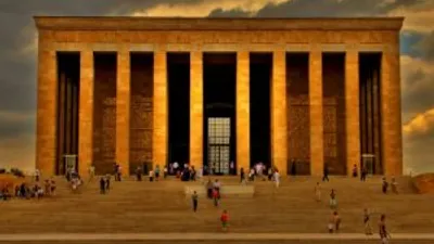 Anıtkabir’e şimdi de halı saha yaptılar