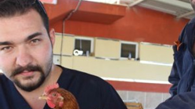 Folluktan çıkan dev yumurta şaşırttı