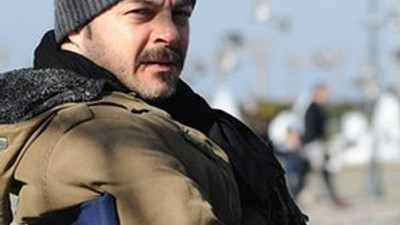 Kendini yönetmen diye tanıtıp...