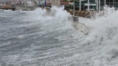 Marmara'yı lodos vurdu, seferler iptal !