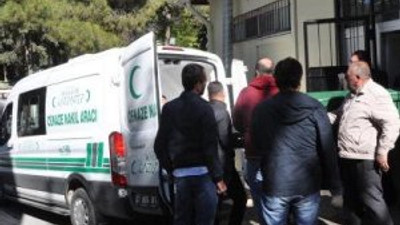 Tartıştığı eşini balkondan attı