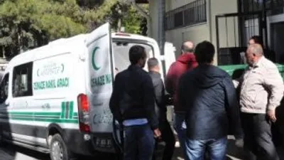 Tartıştığı eşini balkondan attı