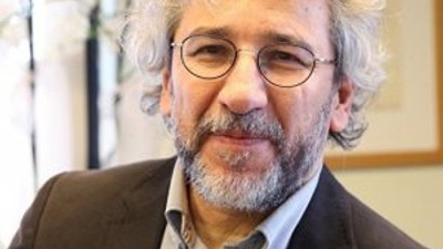 Almanya'dan Can Dündar'a pasaport jesti