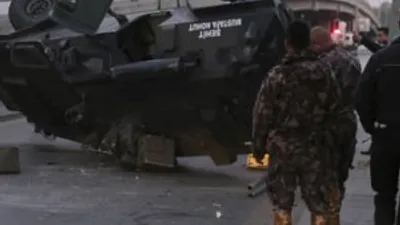 Ankara'da zırhlı polis aracı üst geçitten düştü !
