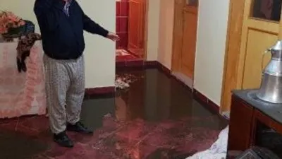 Evlerini kanalizasyon bastı !