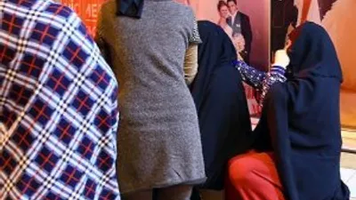 Suriyeli aileyi sahte polis kimliğiyle soydular