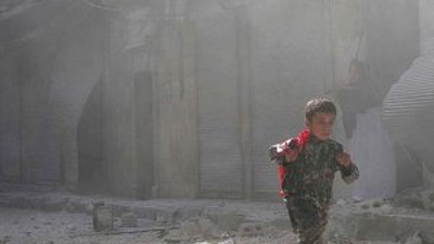 Rusya ve Esat Halep'e bomba yağdırıyor