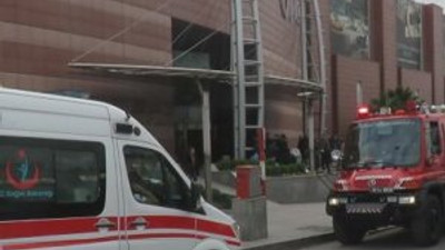 Üsküdar'da AVM'de çıkan yangın paniğe yol açtı