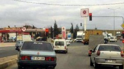 Köpeği otomobile bağlayıp metrelerce sürükledi