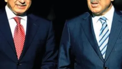 Abdullah Gül ve Ahmet Davutoğlu'na FETÖ soruları