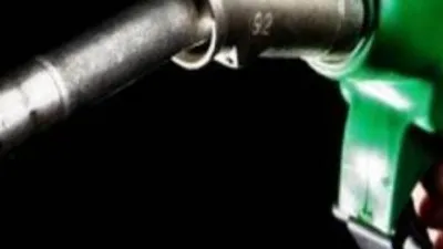 Benzine zam 10 kuruş zam geldi