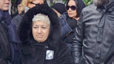 Dostları yalnız bırakmadı