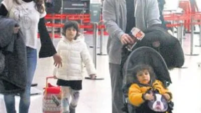 Oğluna çarpınca havalimanını birbirine kattı