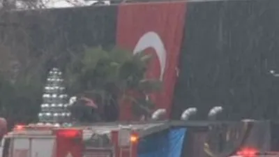 Gece kulübüne Türk bayrağı asıldı