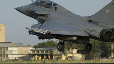 Fransa gaza geldi, DEAŞ'a bomba yağdırıyor