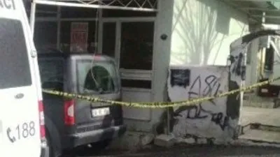 Eşini başka adamla yakalayınca...