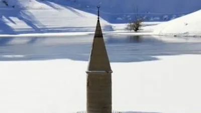 Sular çekildi minare ortaya çıktı