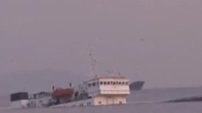 İstanbul'da gemi karaya oturdu