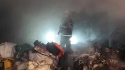 Kumaş deposunda büyük yangın